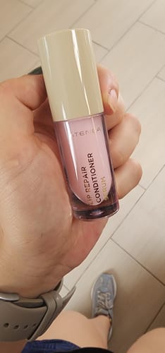 Customer photo review of LIP REPAIR CONDITIONER SERUM