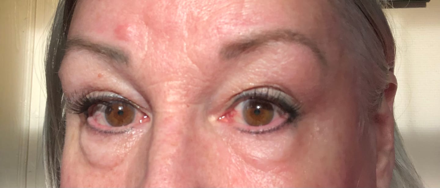 Customer photo review of Pre-Glued Light Volume - Press-On Lashes