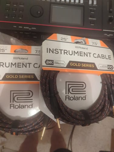 Customer photo review of Roland RIC-G25 Instrument Cable, Straight 1/4-inch Connectors - 25 Feet