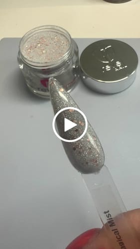 Customer video review of D1498 Magical Mist Silver Glitter Dip Powder