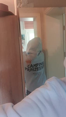 Customer photo review of Campingprinzessin 56 Rückendruck | Premium Hoodie Unisex