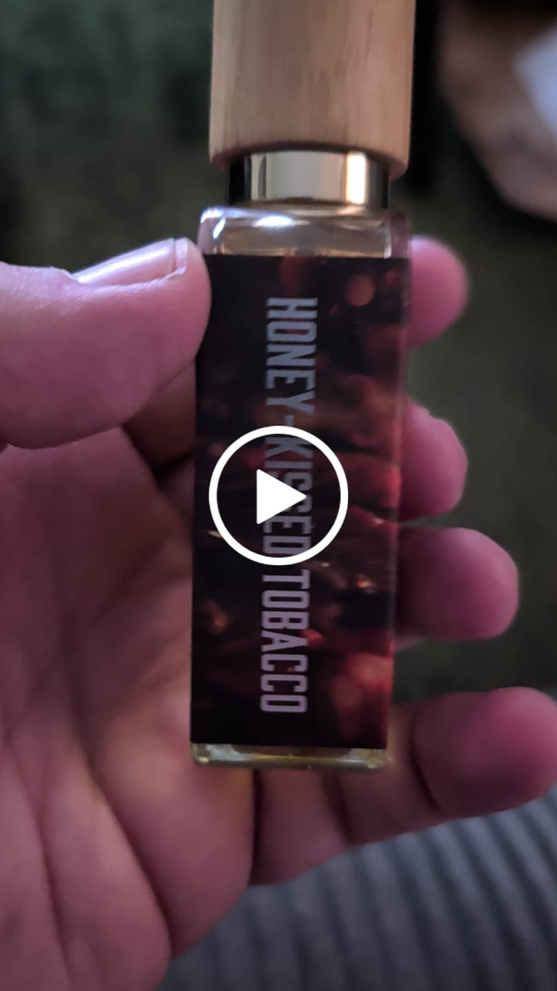 Customer video review of Honey-Kissed Tobacco