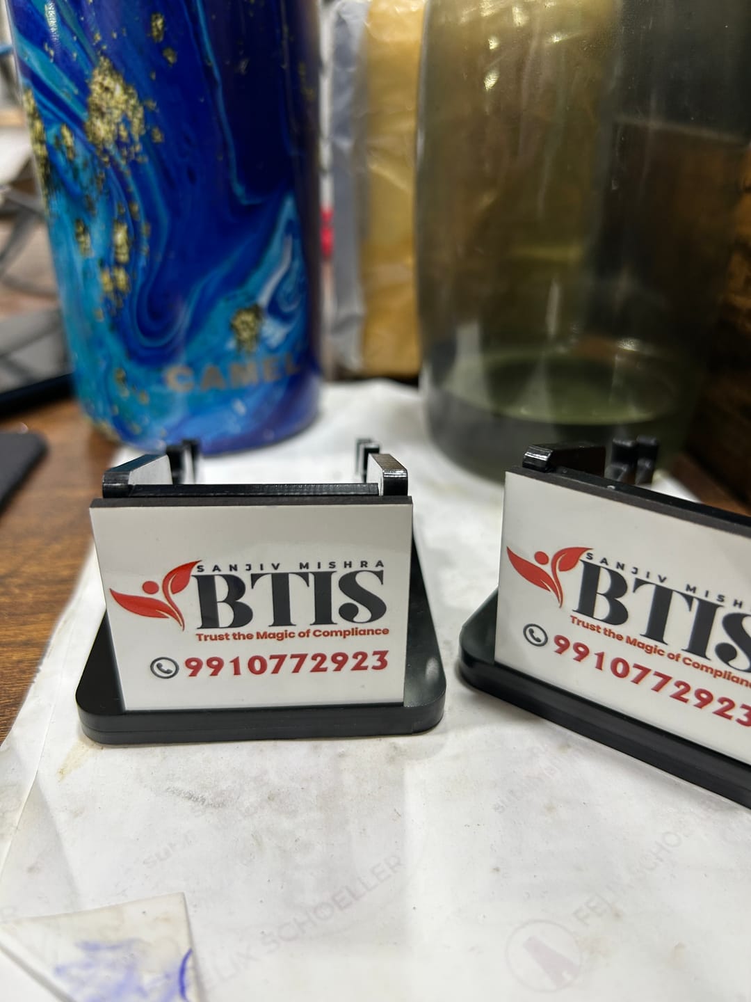 Customer photo review of Mini Mobile Stand | Best for Corporate Gifting | PrintMine.in