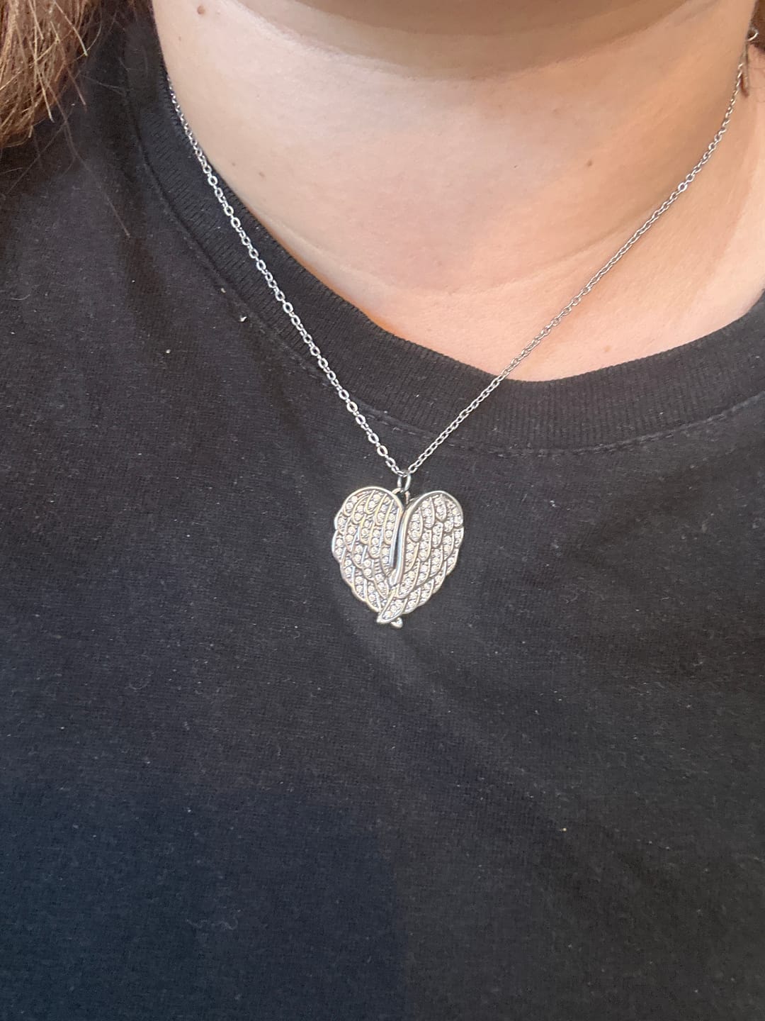 Customer photo review of Collana Ali di Angelo con Foto Personalizzata