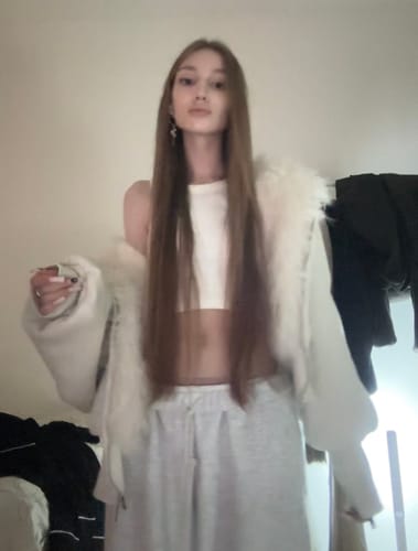 Customer photo review of Rase le sol Faux Fur-Trimmed Hoodie Jacket