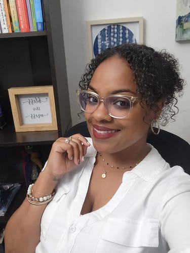 Customer photo review of Lulu Midnight Beaded Stone Necklace