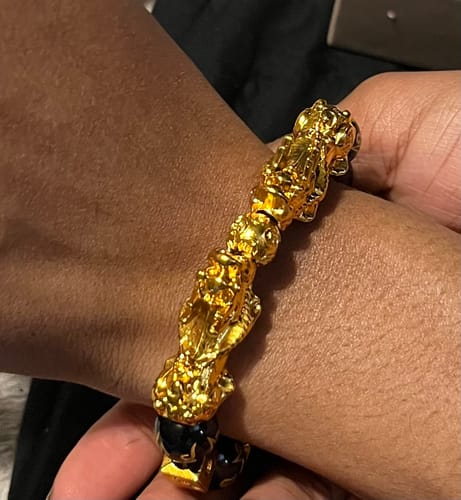 Customer photo review of Buddha Stones FengShui Double PiXiu Obsidian Om Mani Padme Hum Wealth Bracelet