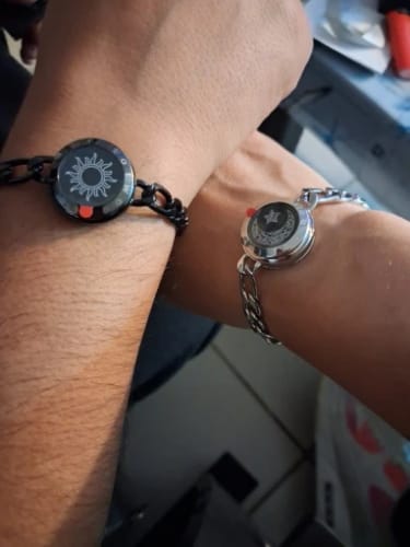 Customer photo review of Long-distance bracelets Light + Vibration
