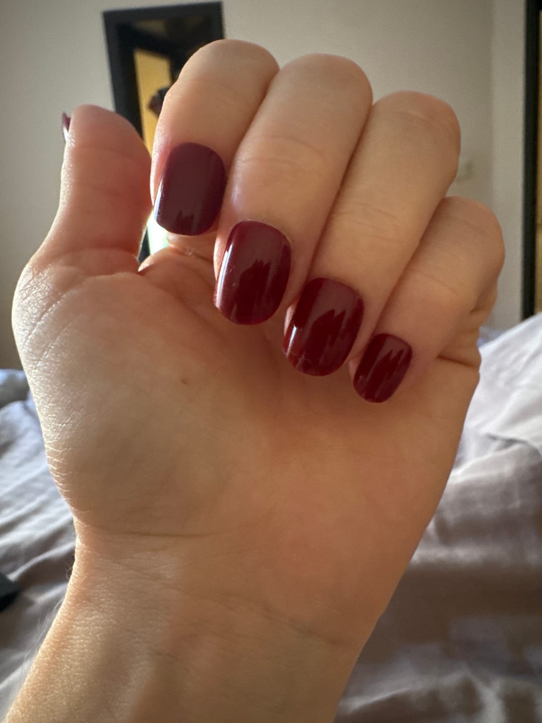 Customer photo review of Red Temptation - XS Squoval - 30 Adet Takma Tırnak
