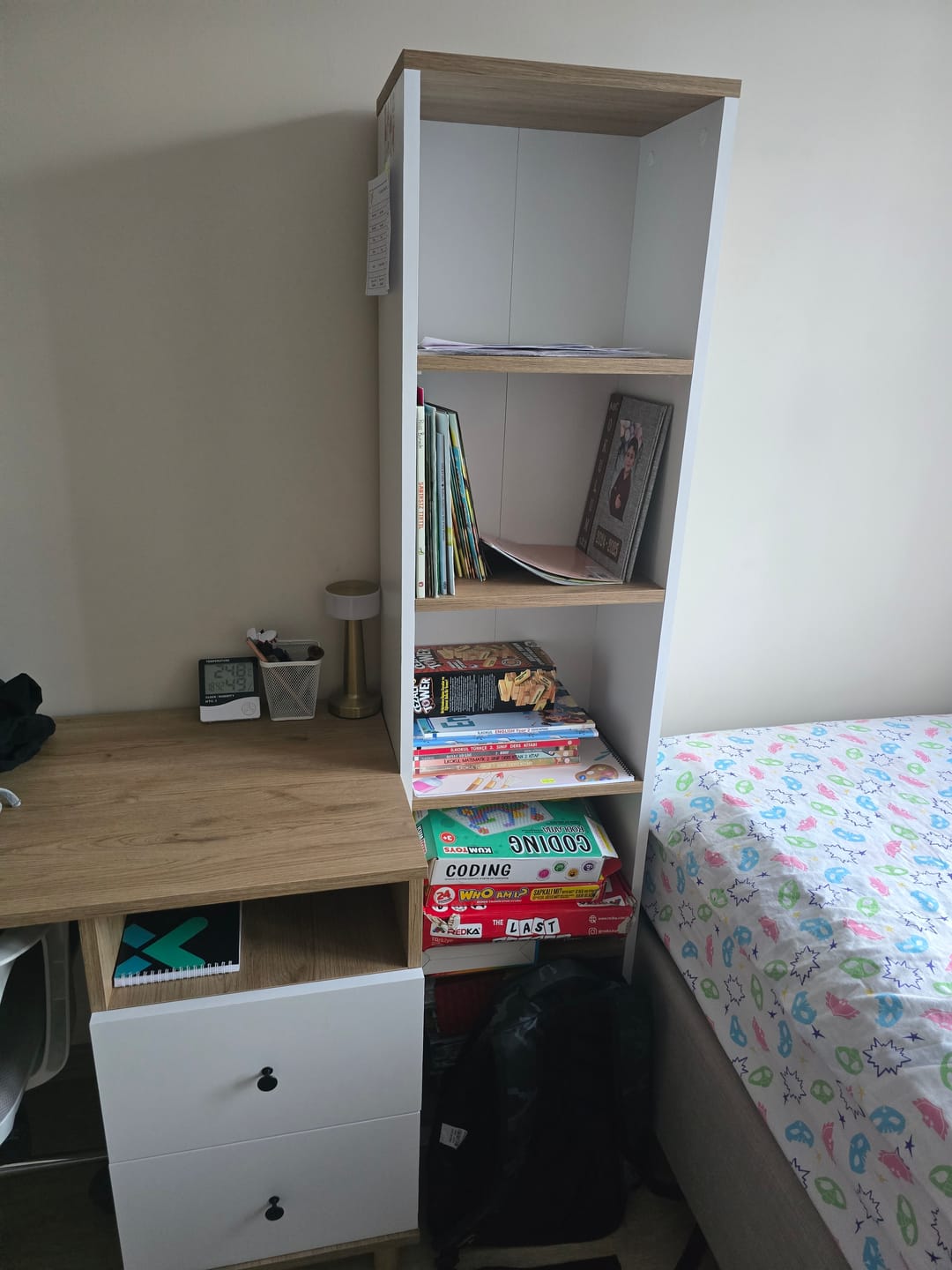Customer photo review of Rani HC111 Kitaplık 5 Raflı Çalışma Odası Kütüphane Modern Duvar Rafı Beyaz - Sepet Ceviz