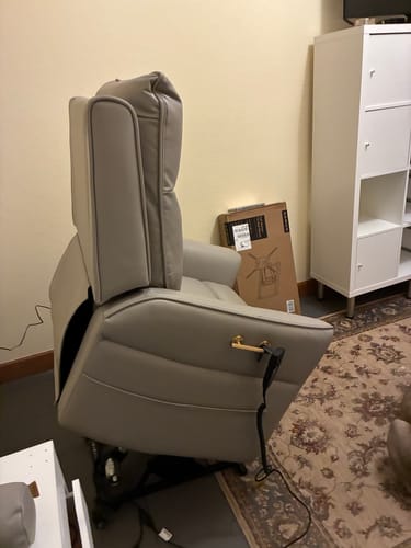 Customer photo of an Irene House Other lift recliner at home