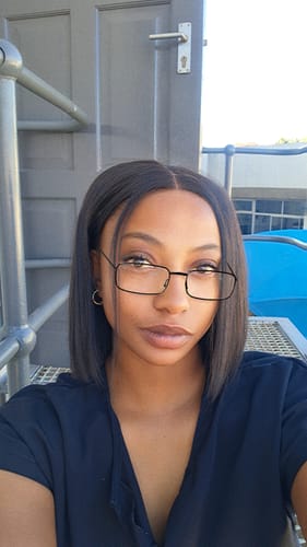 Kamilla L. review of Mabontle 10 inch 5x5 Vietnamese SDD Bone Straight Wig image 1 out of 1