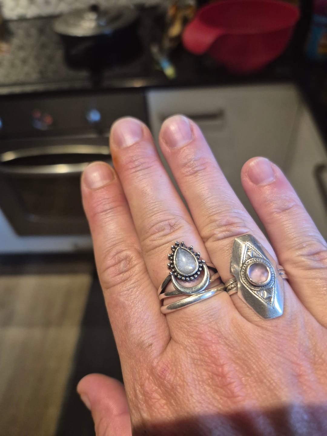 Customer photo review of Bague "Lune Intuitive" en Pierre de Lune & Argent