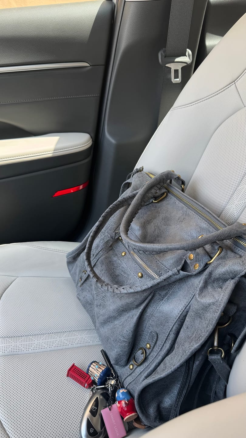 Customer photo review of It girl bag vintage blue