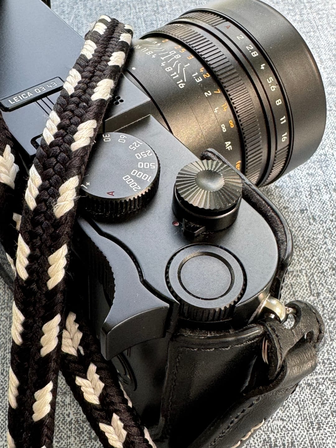 Customer photo review of Air Clicker – Soft Release Button (Titanium Black Matte)