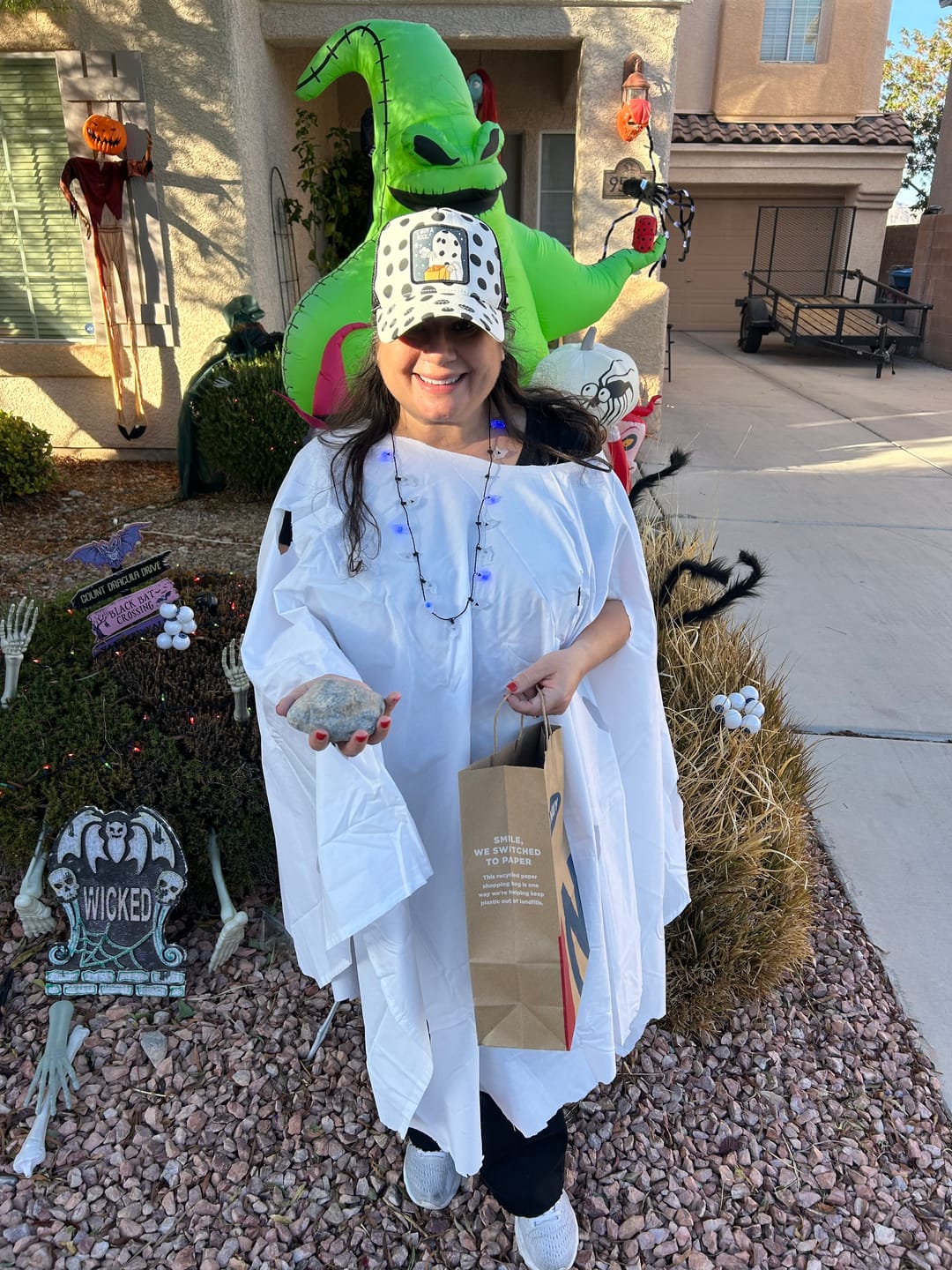 Customer photo review of OVERLORD X Peanuts: "I Got A Rock" Trucker Cap