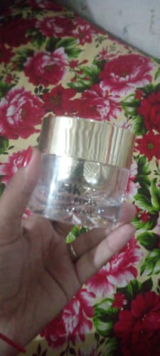Customer photo review of 24K Gold & Roses Beauty Cream