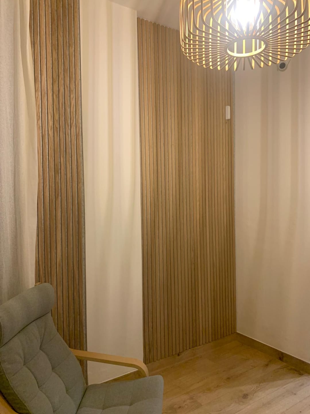 Customer photo review of Dogato acustico in legno | Rovere Chiaro con Feltro Grigio