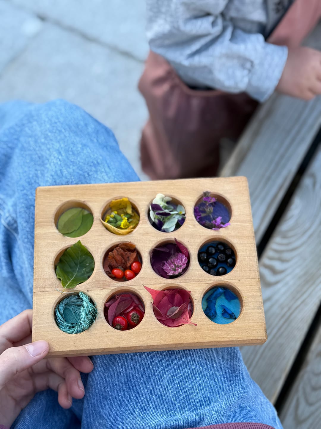 Customer photo review of Sorteringsbrett med søyler - regnbue farge
