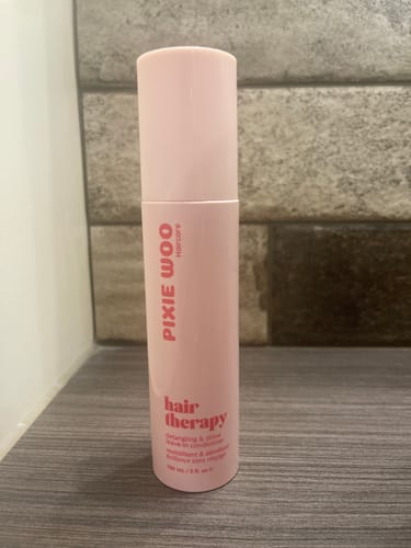 Customer photo review of Hair Therapy - Hydrating + Detangling leave in conditionner