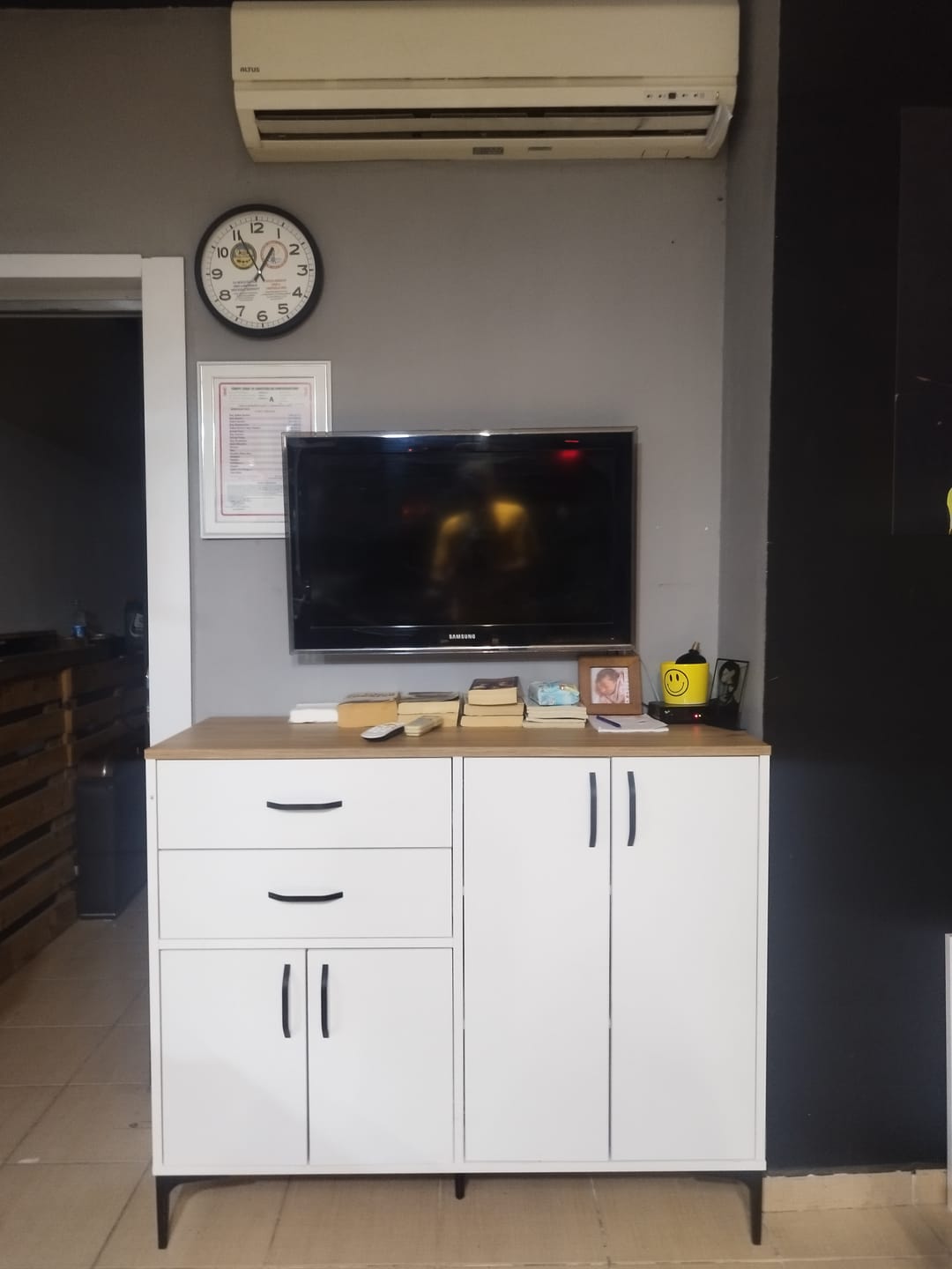 Customer photo review of Rani JE210 Kahve Köşesi Çok Amaçlı Dolap 4 Kapaklı 2 Çekmeceli Kiler Mutfak Dolabı Beyaz - Sepet Ceviz