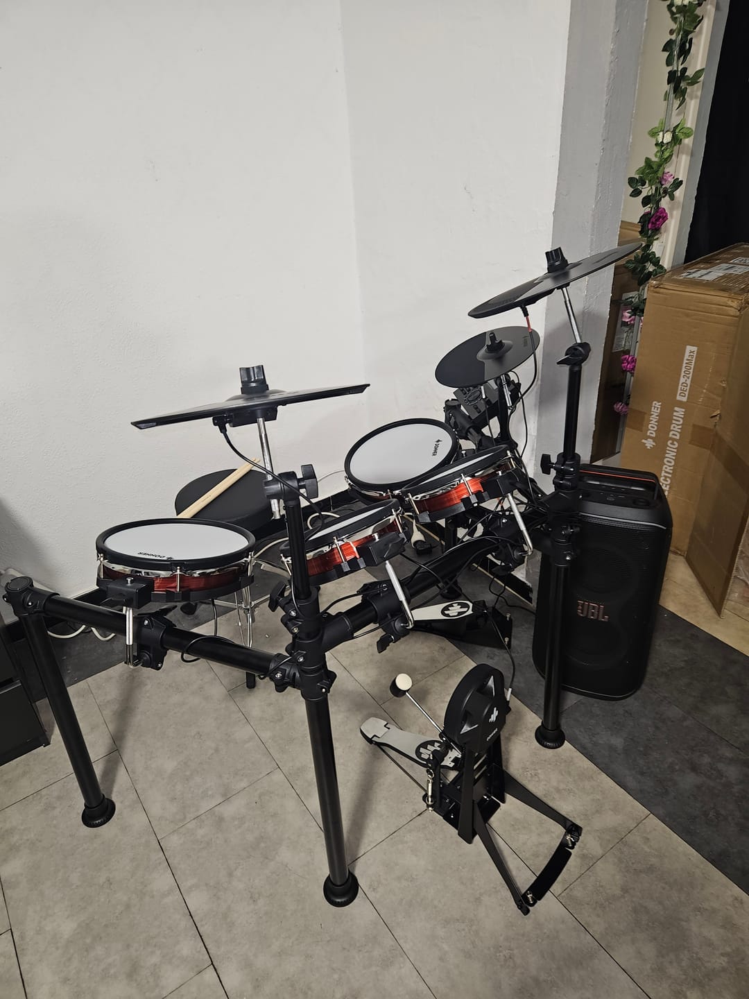 Customer photo review of Donner DED-200Max Batteries Electroniques