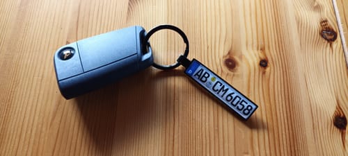 Customer photo review of Kennzeichen Schlüsselanhänger Mini Nummernschild Metall