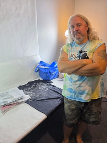 Customer photo review of Wholesale Y2K Men's T-Shirts