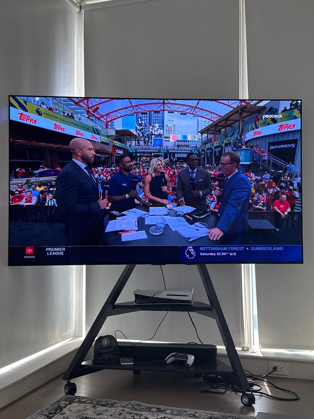 Customer photo review of Eiffel V2 FT88 TV Stand