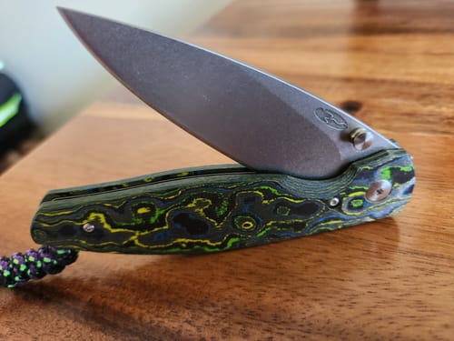 Robert J. review of TRM Atom Linerlock – Gecko Camo Carbon 3D Smooth, Custom Hollow‑Ground 20CV Blade – Made in USA image 1 out of 1