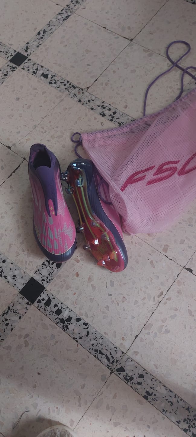 Customer photo review of F50 Laceless Lamine Yamal 2 - Violet/Rose/Jaune Fluo