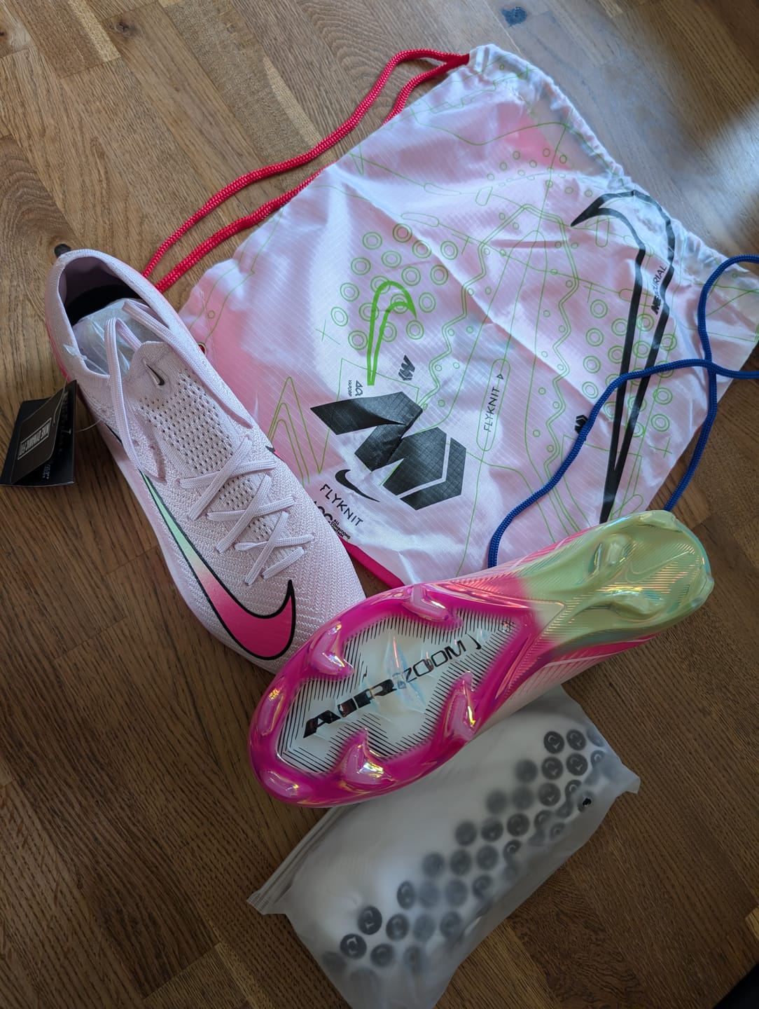Customer photo review of MERCURIAL VAPOR 16 FG Nike By You - Rose