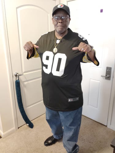 Customer photo review of Men's Pittsburgh Steelers T.J. Watt #90 Black Player Game Jersey1