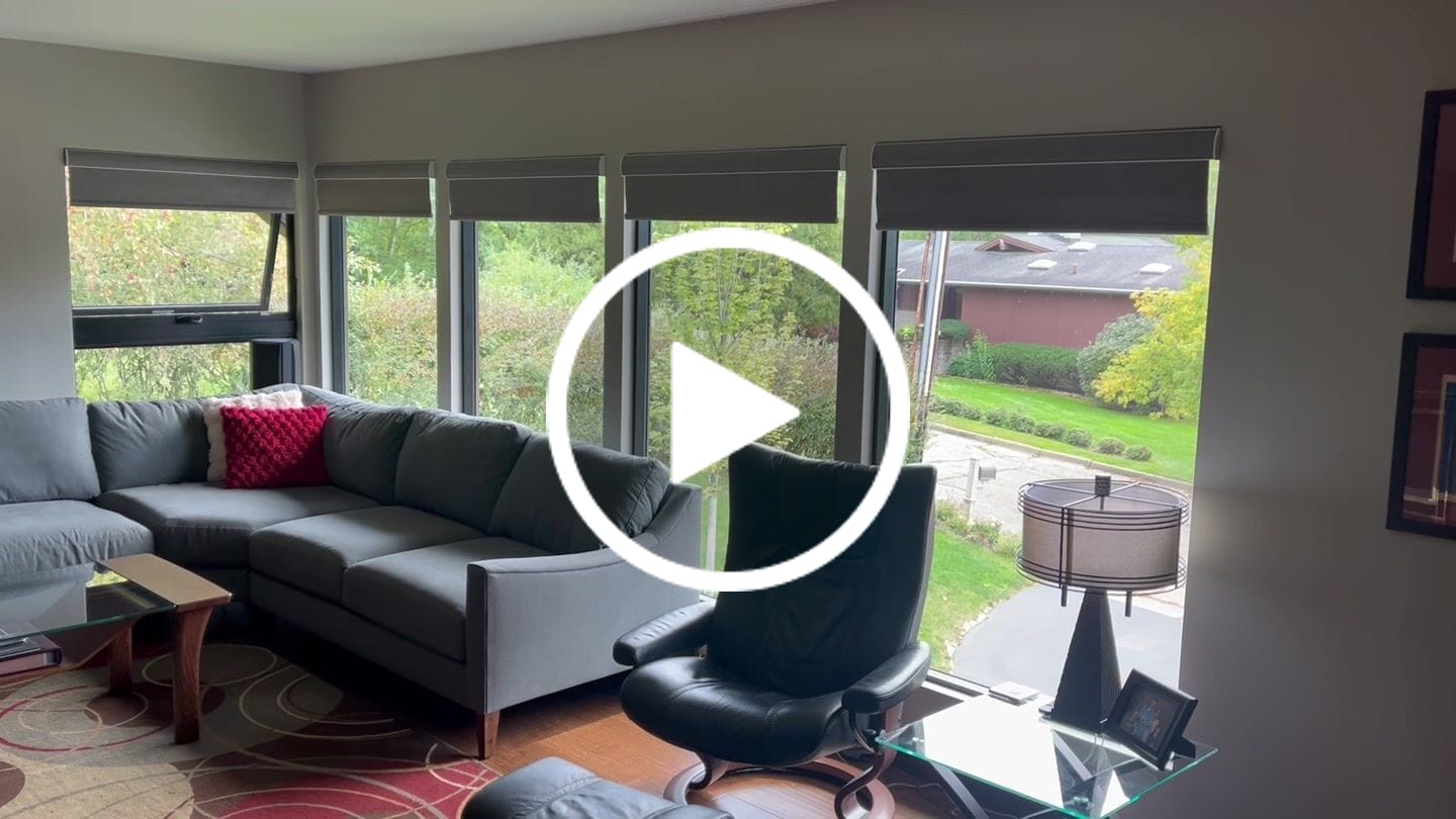 Customer video review of SmartWings Motorized Roller Shades 100% Blackout Vigor