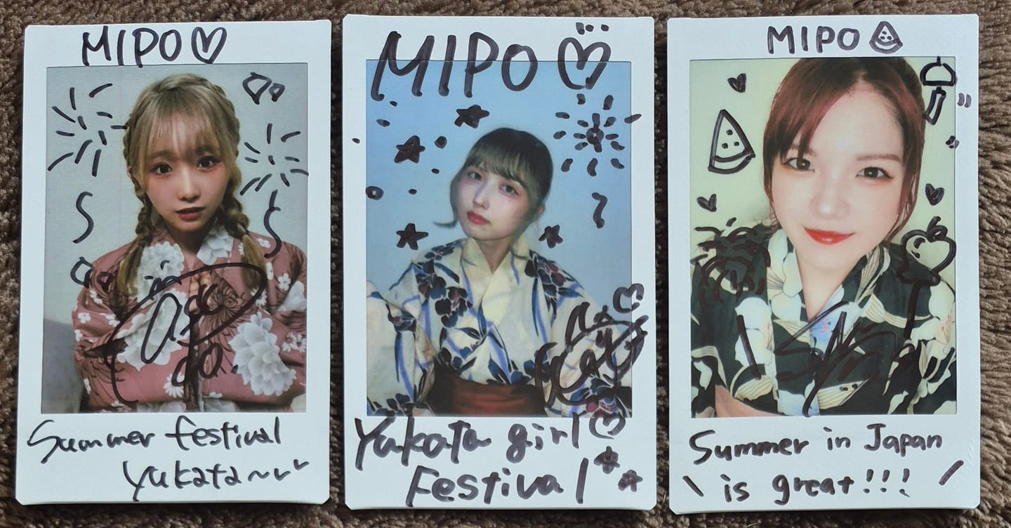 Customer photo review of TRiDENT "ONLINE BROMIDE" Autographed Polaroid Style Photo (With Your Custom Name) - Individual Member