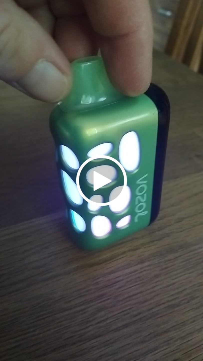 Customer video review of Vozol Rave 40.000
