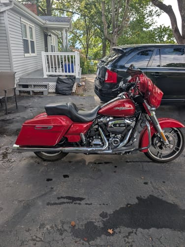 Customer photo review of HR3 Wicked Red Outer Batwing Fairing Cowl Upper  2018-2019 STREET GLIDE (FLHX)