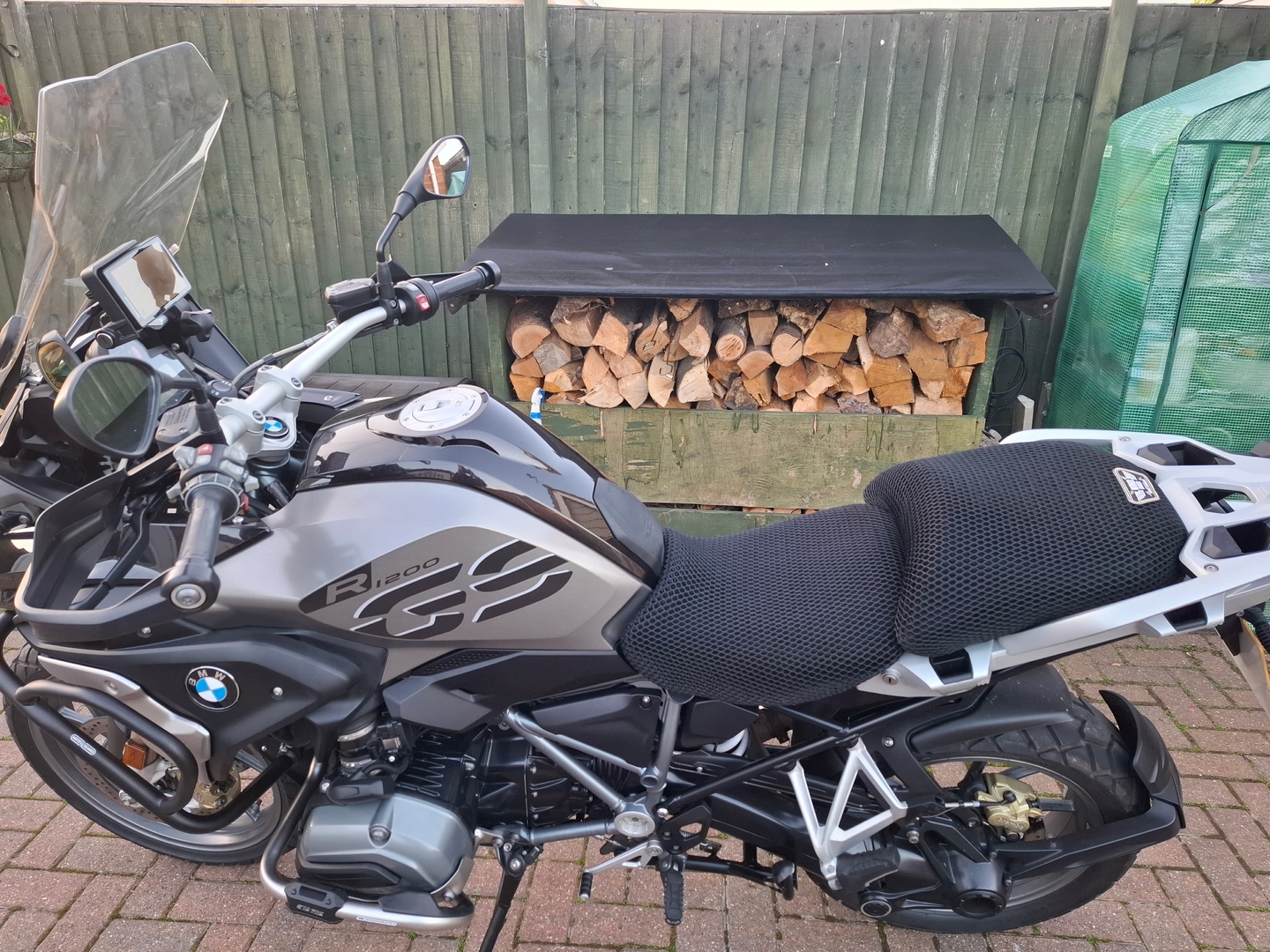Wind Rider mesh seat cover on a BMW R 1200 GS