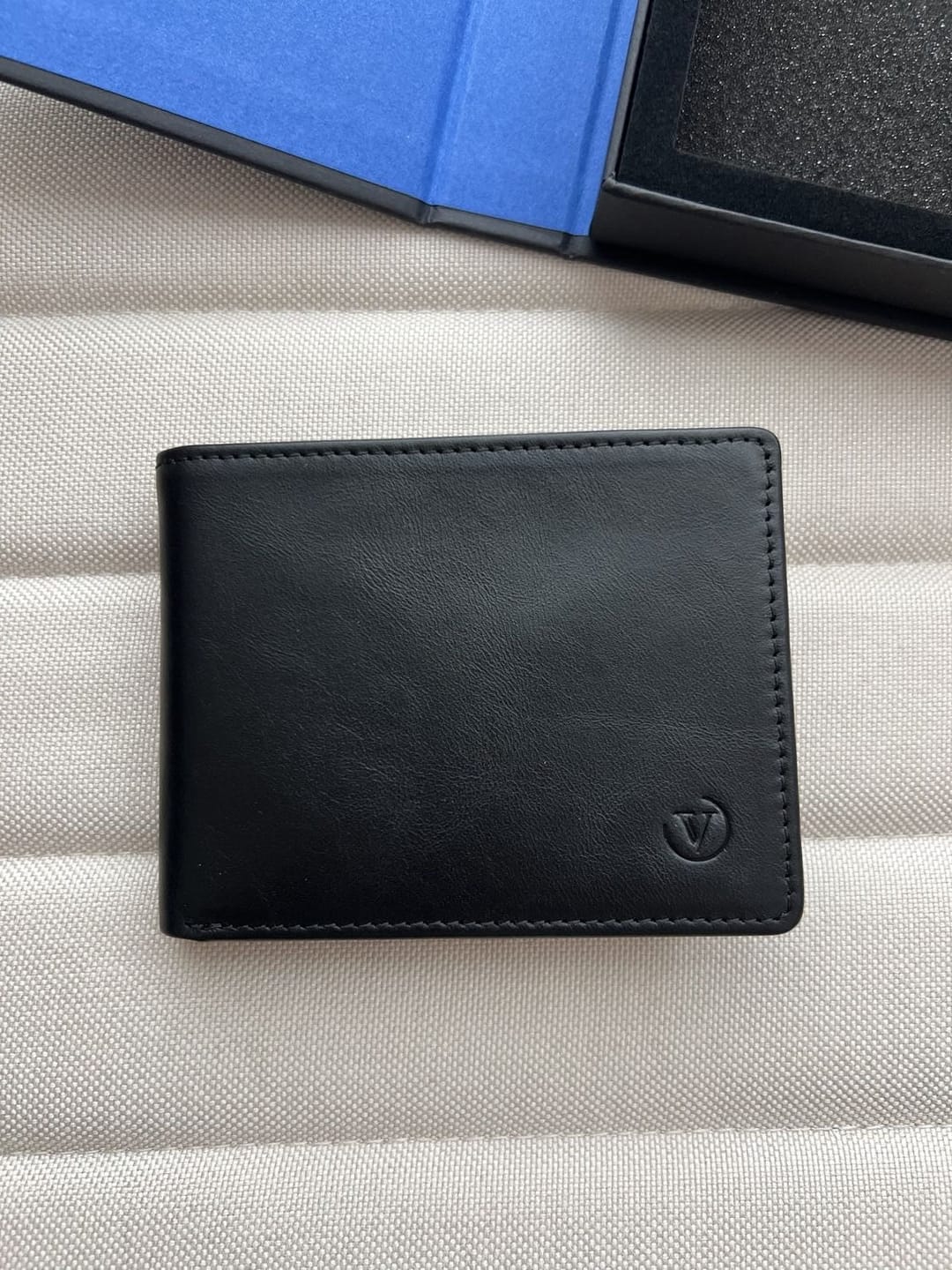 Customer photo review of Paragon VN500 Leather Wallet For Men