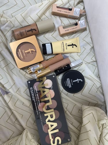 Customer photo review of Makeup Artist Studio Palette NATURALS