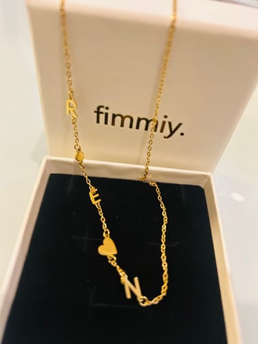 育代 北. review of 誕生石💎サイドイニシャルネックレス image 1 out of 1