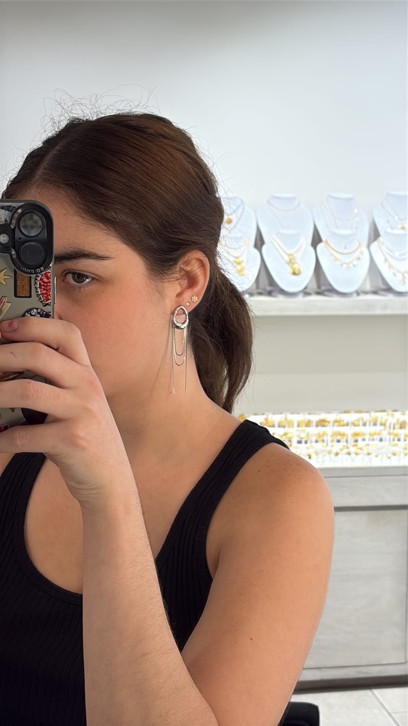 Customer photo review of Par Arete Ovalo Irregular Con Tiras