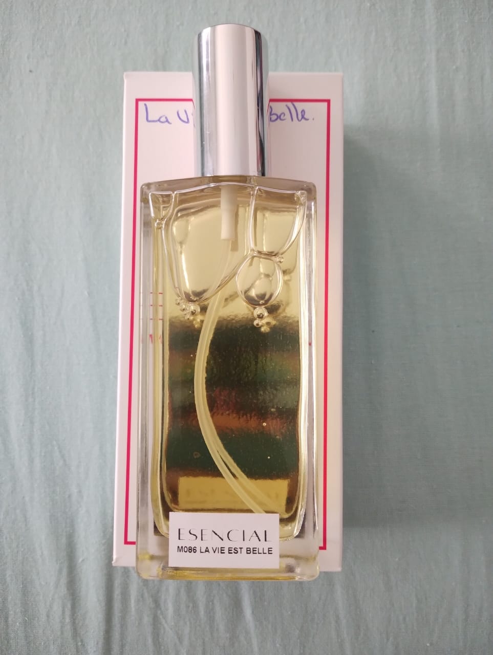 Customer photo review of M086 Inspirado en: La Vie Est Belle - Lancome