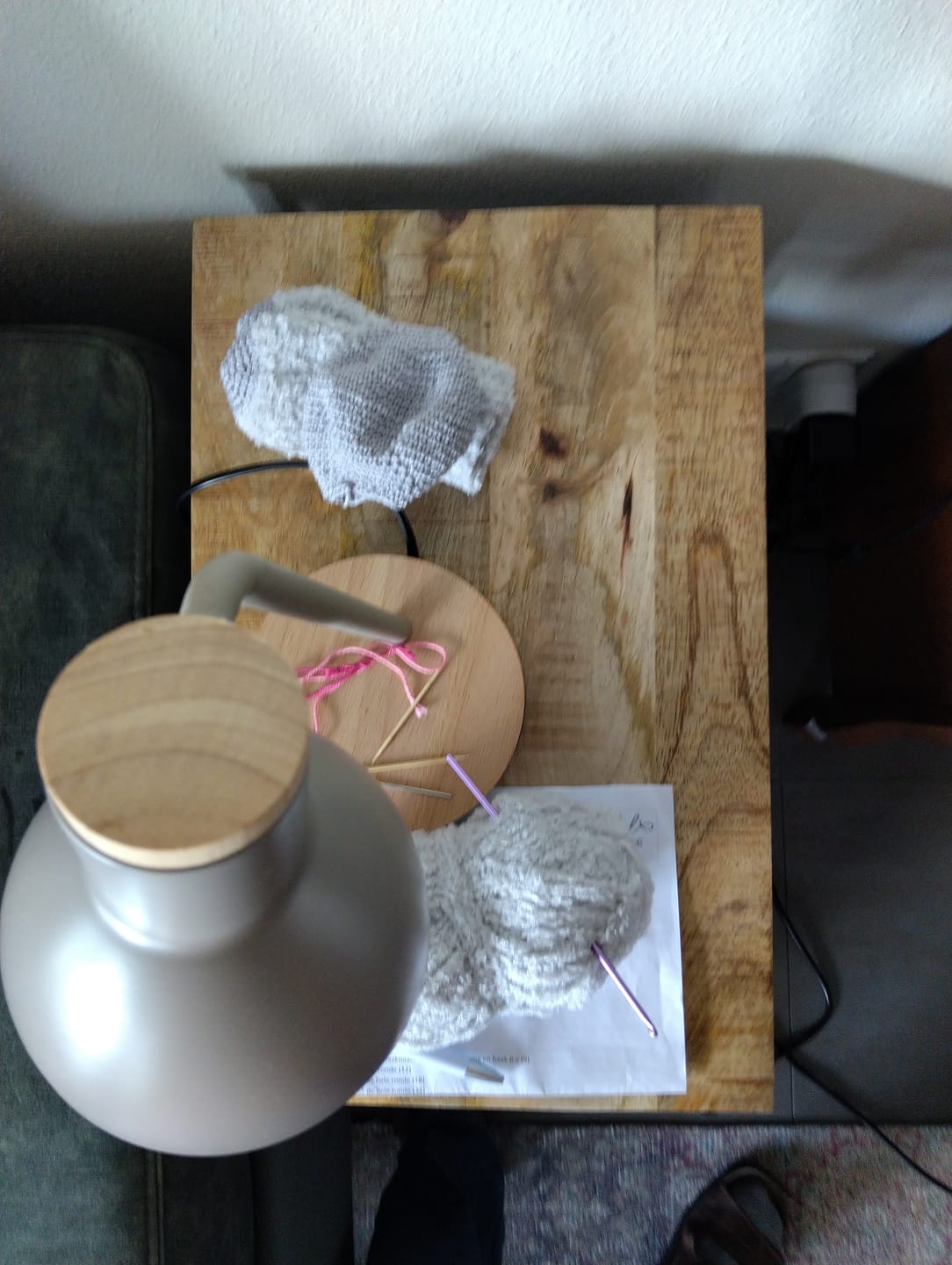 Customer photo review of Bijzettafel voor over de bank | Mangohout en Staal | 45x29x69cm
