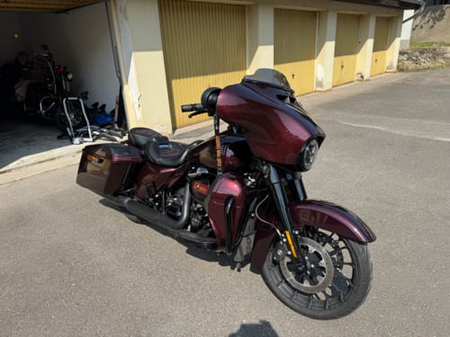 Customer photo review of HR3 Twisted Cherry Vented Lower Fairing Kit For Harley Touring Models 2014-2023 (Fits water cooled models)