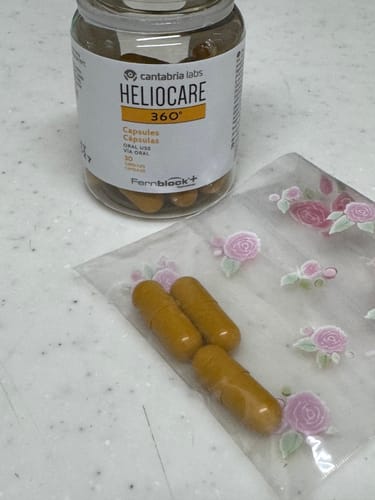 Customer photo review of ヘリオケア360° ORAL（飲む日焼け止め）