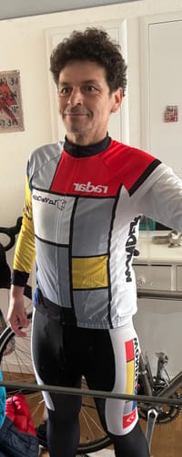 Customer photo review of LA Vie Claire Retro Long Sleeve Cycling Kit