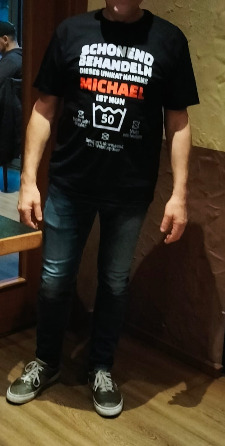Customer photo review of Lustiges Geburtstags Shirt - Schonend Behandeln - Personalisierbares Herren T-Shirt