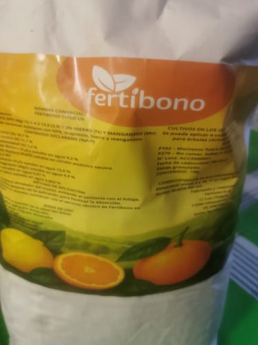 Customer photo review of FERTIBONO Abono Citricos Premium para Limonero y Naranjos, 20-5-10 con Hierro, Calcio, Mat. Orgánica, Azufre, Magnesio y Manganeso - Evita Amarillo en Hojas, Fortalece Raíces y Mejora Frutos (7Kg)
