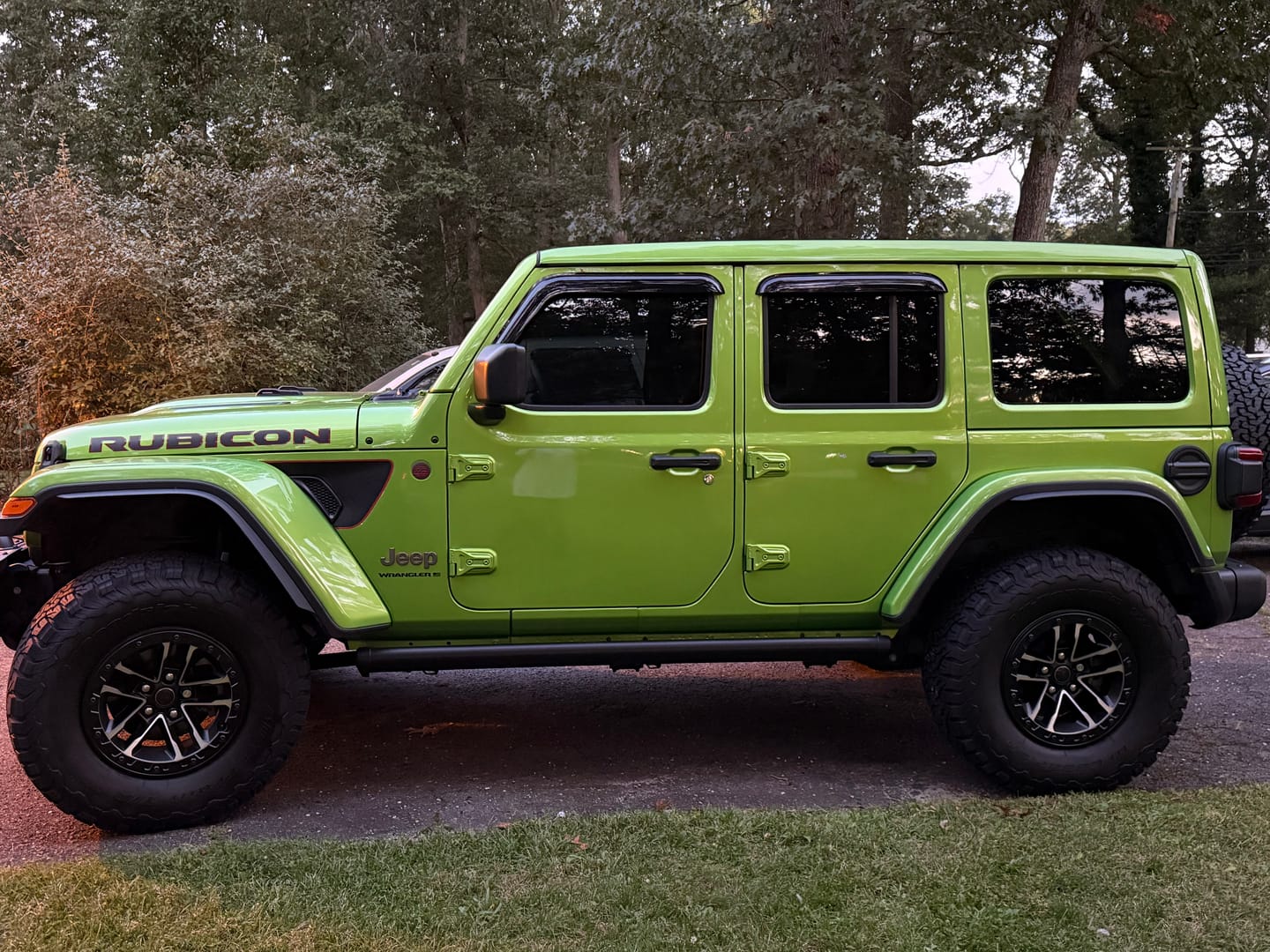 Customer photo review of Premium Fender Vent Decal Set | Black Topo - fits Wrangler JL & Gladiator JT